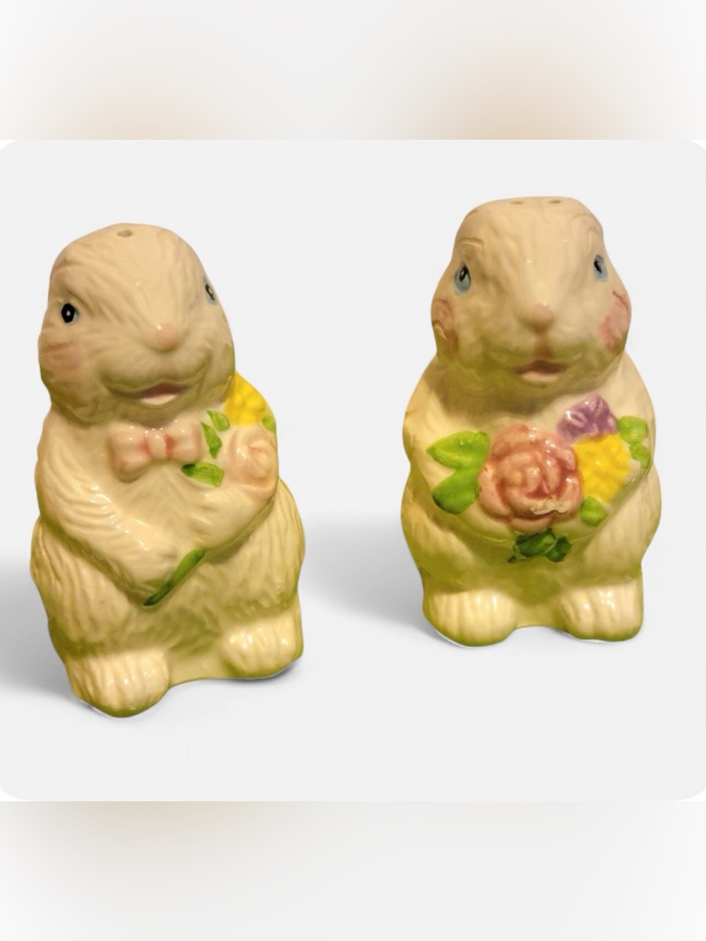 Bunny rabbit salt and pepper shakers
